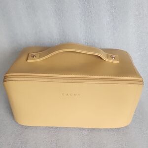 Eachy Makeup Or Jewlery Bag Used Once Great To Organize